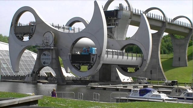 Falkirk Wheel - Szkocja. Cudo hydrotechniki gondolowa śluza, jedyna na świecie.