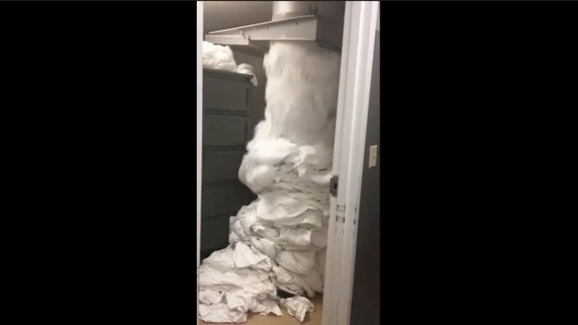 Udrożnienie zapchanego szybu do pralni w hotelu