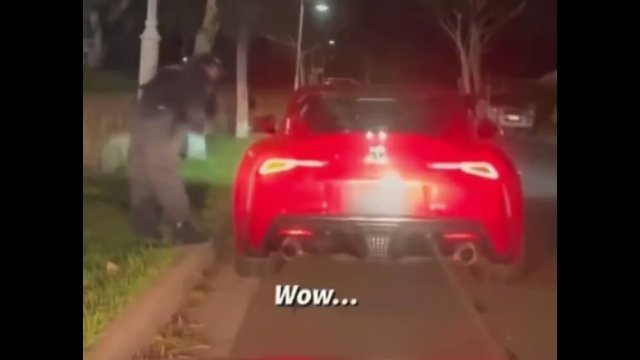 Policjant zatrzymał auto, w którym jechała jego żona z kochankiem