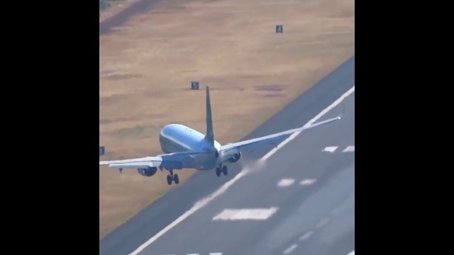Dramatyczne lądowanie samolotu na lotnisku na Maderze