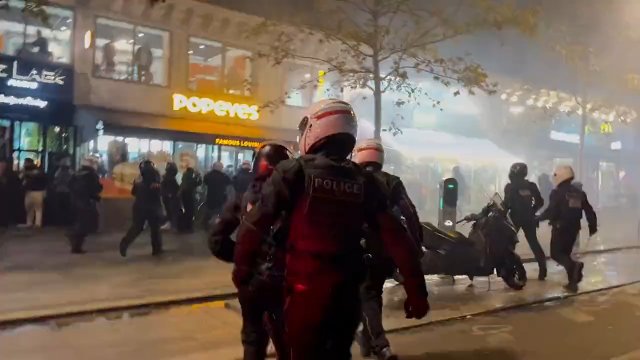 Zamieszki w Paryżu. Starcie policji ze zwolennikami Hamasu [WIDEO]