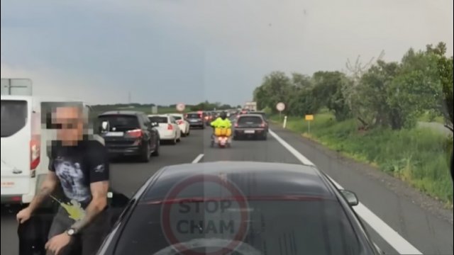 Rękoczyny polskiego kierowcy BMW na czeskiej autostradzie [WIDEO]