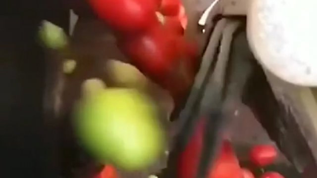 Maszyna do odrzucania niedojrzałych pomidorów