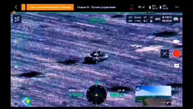 Ukraińcy na polowaniu. Rosyjski T-80U trafiony Javelinem