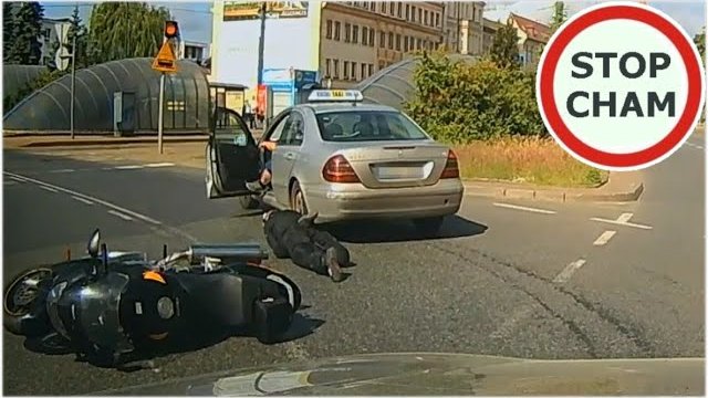 Kierowca kontra taksówkarz na rondzie. Wypadek w Bydgoszczy