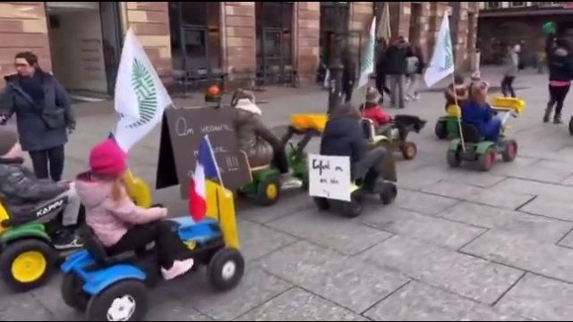 We Francji nawet dzieci rolników protestują [WIDEO]