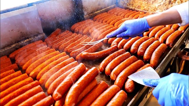 Najlepsze hot dogi w Chicago czyli polska kiełbasa z cebulką i musztardą w bułce