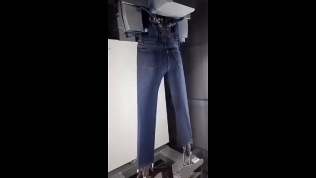 Laserowe postarzanie jeansów
