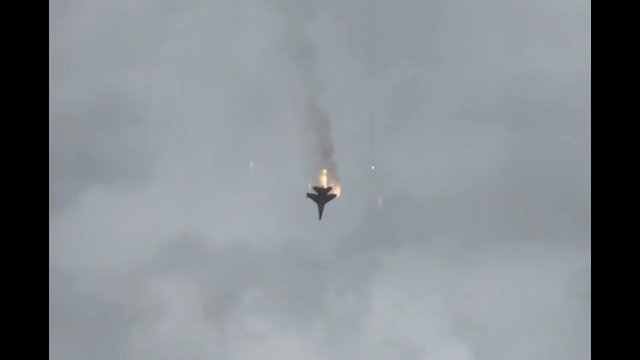 Rosjanie strącili swój myśliwiec u wybrzeży Krymu [WIDEO]