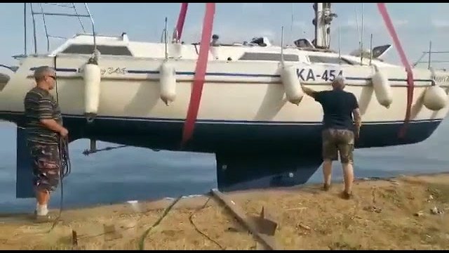Kiedy twój wymarzony jacht po raz pierwszy opuszczasz na wodę...