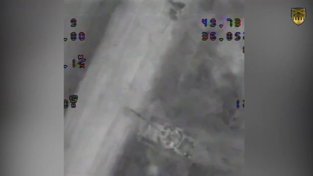 Dron niszczy rosyjski czołg za pomocą granatów