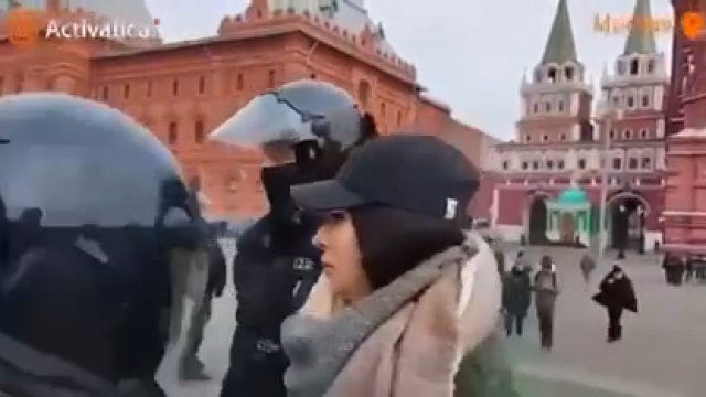 "Jeśli pokażę tabliczkę z napisem "Dwa słowa", aresztują mnie". Dziś w Moskwie