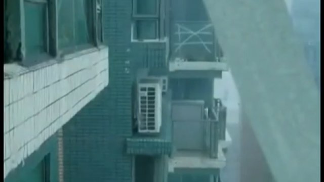 Budynek porusza się podczas silnego wiatru