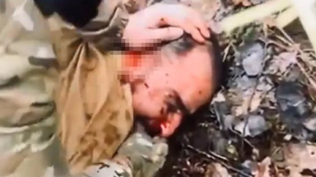 Rosjanie po złapaniu zamachowca ucięli mu kawałek ucha i dali do zjedzenia +18 [WIDEO]