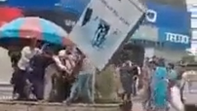 Billboardy Samsung Mobile zniszczone w Pakistanie z powodu „bluźnierczego kodu QR”