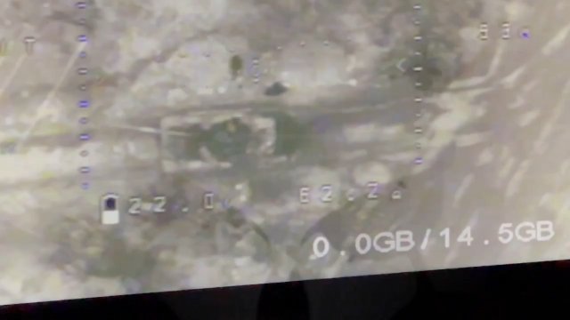 Ukraiński dron nagrał ucieczkę Rosjan po ataku na ich czołg