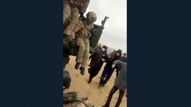 Kazachstan: tłum rozbraja żołnierzy
