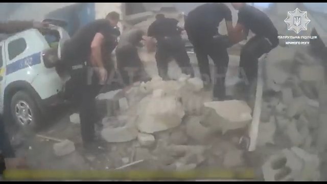 Nagranie z pierwszych minut rosyjskiego ataku na budynek policji w Krzywy Róg