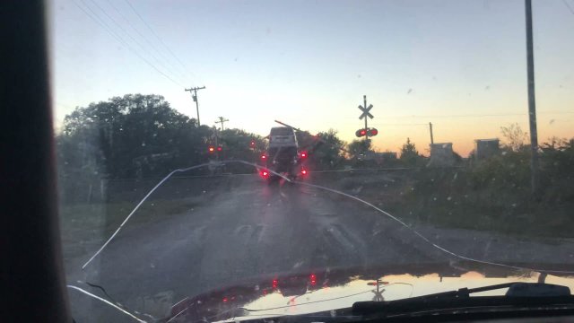 Pociąg zderza się z naczepą samochodową w Oklahomie