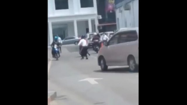 Policjanci kontra motocyklista, który nie chciał się zatrzymać