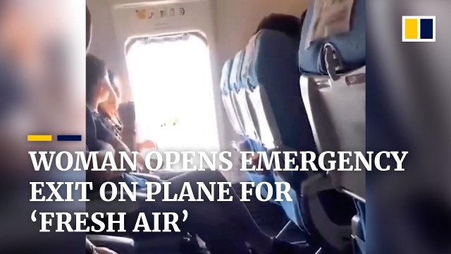 Kobieta otwiera wyjście awaryjne w samolocie żeby zaczerpnąć świeżego powietrza