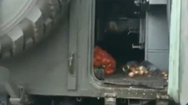 Siły rosyjskie porzuciły ciężarówkę kuchni polowej PAK-200