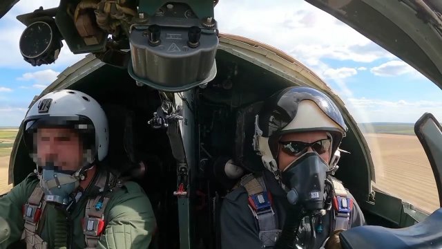 Piloci Su-24M i ich sposób "na normalność"