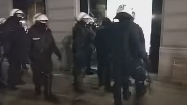 Polscy policjanci w akcji.