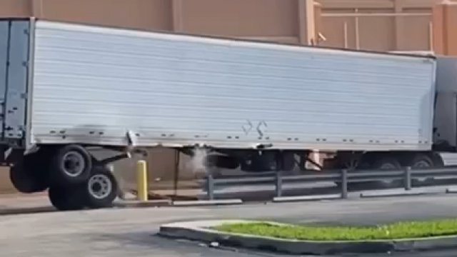 Kierowca ciężarówki odwalił straszną głupotę