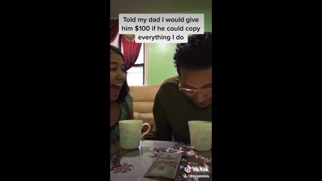 Założyła się z ojcem o 100$, że ten nie powtórzy wszystkich jej ruchów