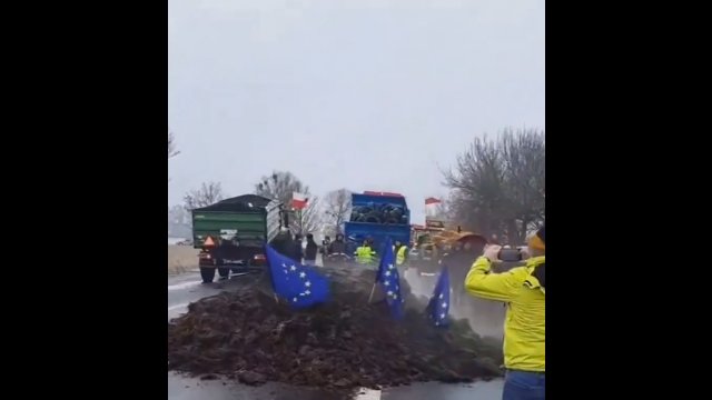 Rolnicy pokazali swoje niezadowolenie podczas protestu na granicy polsko-ukraińskiej [WIDEO]