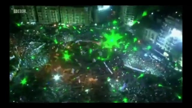 Egipscy protestujący oślepiają helikoptery wojskowe tysiącami laserów