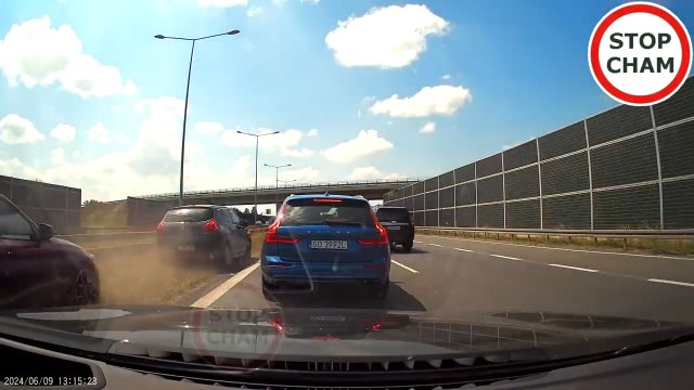 Volvo wyhamowało BMW na A2. Cud, że tam nie doszło do żadnej kolizji! [WIDEO]