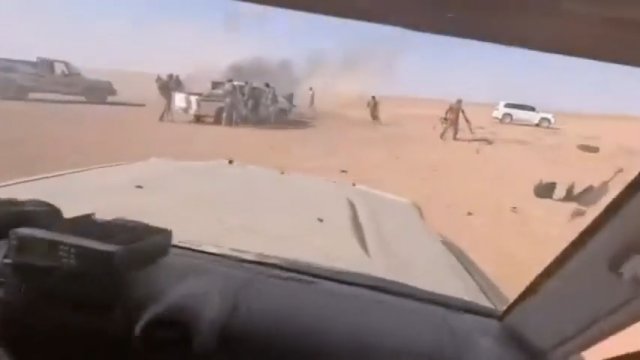 Bojownicy ISIS zostali z złapani i rozstrzelani na środku pustyni Anbar [WIDEO]