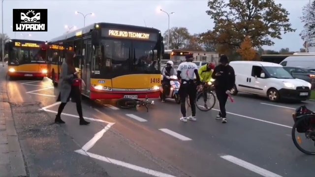 Rowerzysta blokujący ruch kontra kierowca autobusu. To się zdziwił