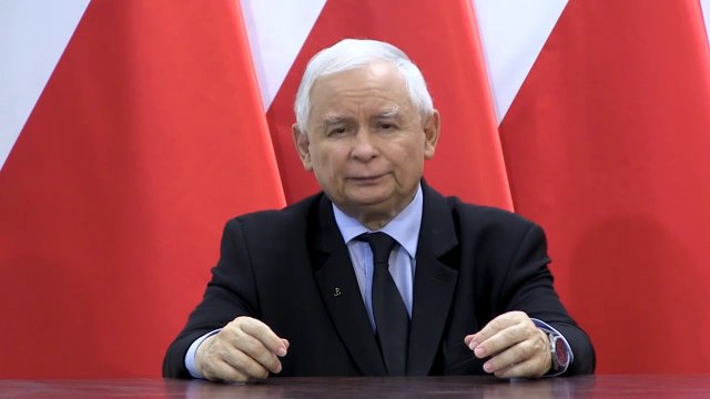 Kaczyński przemawia do narodu, ale tylko mlaska