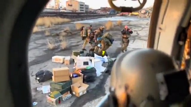 Ukraińskie śmigłowce przełamywały blokadę Mariupola, by dostarczyć tam zaopatrzenie
