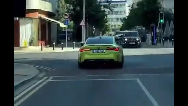 Rzadkie nagranie kierowcy BMW, który używa kierunkowskazów