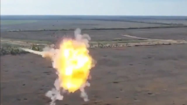 Rosyjski dron uzbrojony w granat VOG został rozwalony przez  MANPAD