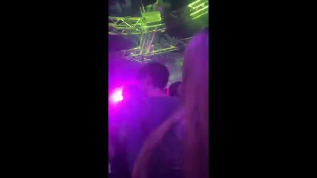 Młodzi Niemcy w klubie śpiewają "Auslander raus" do muzyki Gigi D’Agostino [WIDEO]