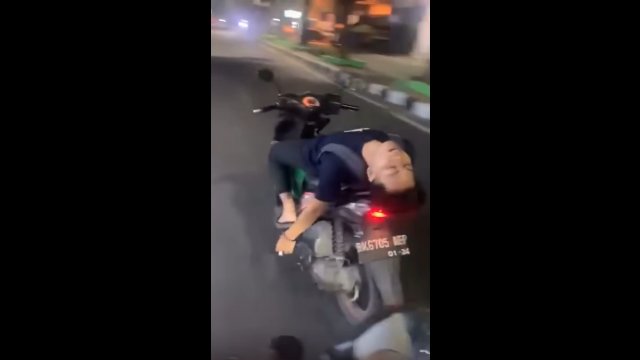 Motocyklista zasnął podczas jazdy. Doszło do wypadku