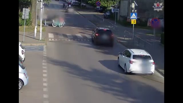 13-letnia rowerzystka potrącona na przejściu dla pieszych. Nagranie z kamer monitoringu