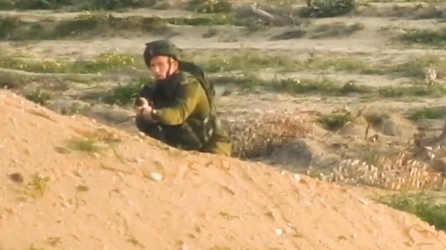 Hełm ratuje życie żołnierza w Strefie Gazy