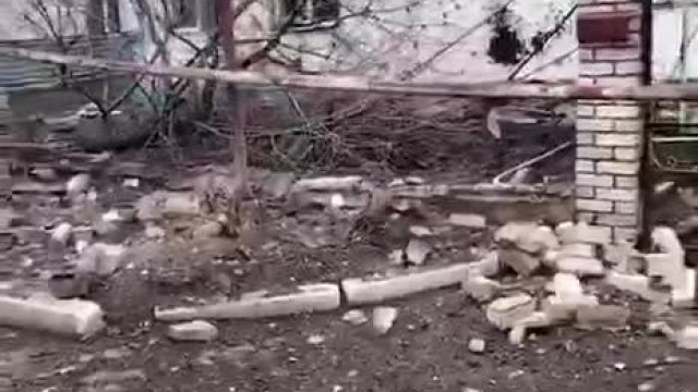 Rosjanie ostrzeliwują ludność cywilną. Wieś Bugas (powiat Wołnowacha) po ostrzale przez Rosje