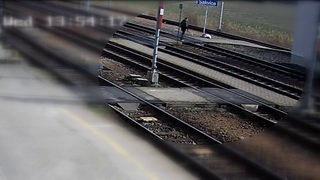 Potrącenie kobiety na stacji kolejowej w Czechach. Wbiegła wprost pod pociąg