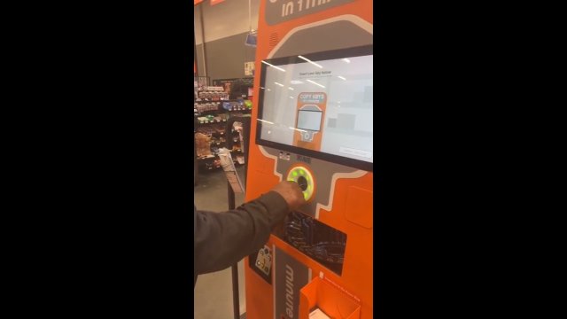 Samoobsługowy automat, który błyskawicznie zrobi duplikat klucza