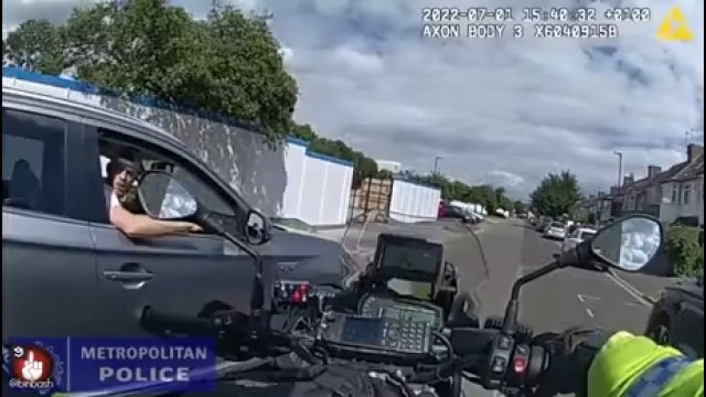 Brawurowa ucieczka przed policjantem na motocyklu