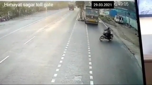 Motocyklista spowodował wypadek...