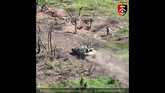 Rosjanie próbowali zastrzelić drona. Po chwili ich pozycje zostały zniszczone przez czołg