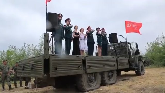 A tak się podnosi morale rosyjskiej armii